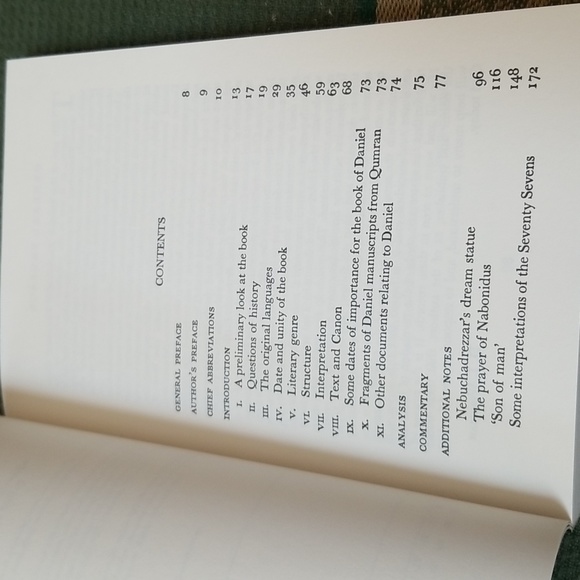 ✝️DANIEL BIBLE COMMENTARY - Picture 4 of 5